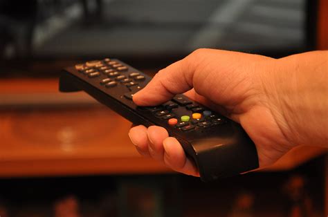 Estudo da smartclip com a Nielsen revela penetração e popularização das TVs conectadas ...
