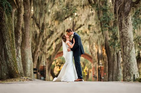 Venue with Spanish Moss - Low Country Luxurious Wedding