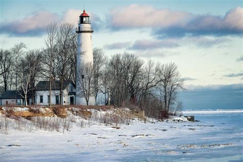 11 Haunted Lighthouses of the Great Lakes Region, from Michigan to New York