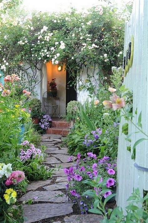 40 Beautiful Flower Garden Design Ideas - PIMPHOMEE