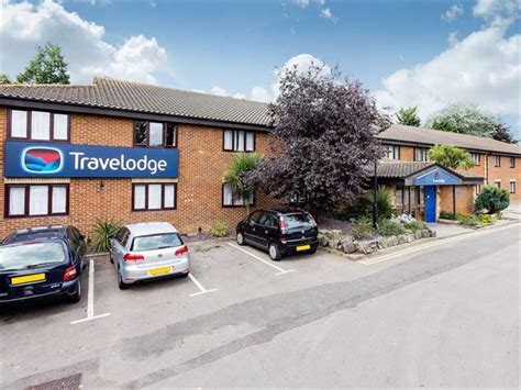 Travelodge Wimbledon Morden Hotel London - Compare Deals