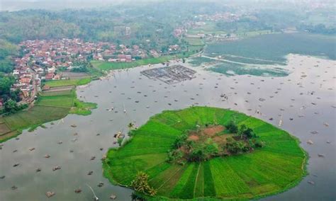 Situ Bagendit, Pesona Alam Eksotis yang Sarat Legenda di Garut ...