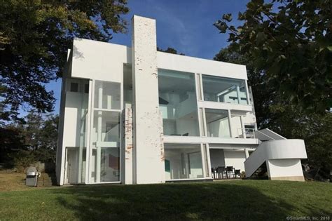 Richard Meier's House in Darien, CT (Listed for $14.5 Million)