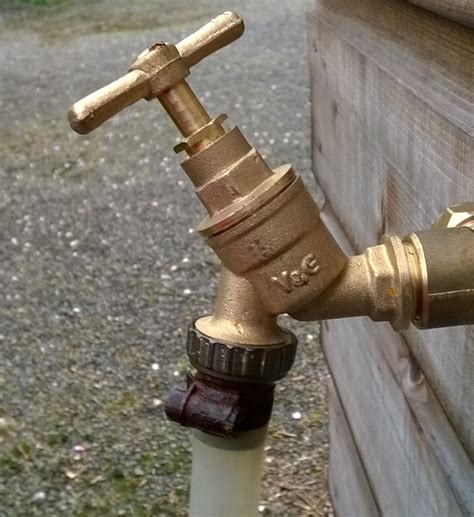 The Complete Guide to Garden Hose Fittings - Dengarden