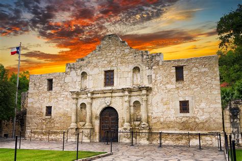 Things You Need to Know Before Visiting the Alamo Mission in San ...