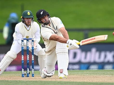 Colin De Grandhomme’s century keeps New Zealand alive in second Test ...