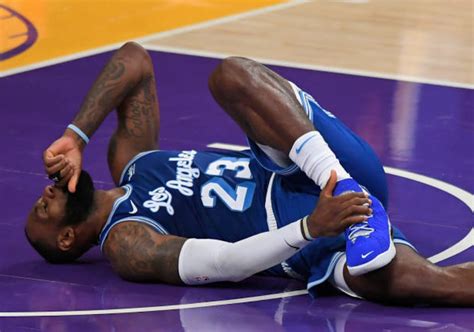 Lakers News: LeBron James To Remain On Injury Report With Sore Ankle