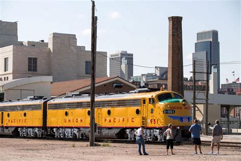 Hundreds ride back in time on Union Pacific passenger train in Omaha ...