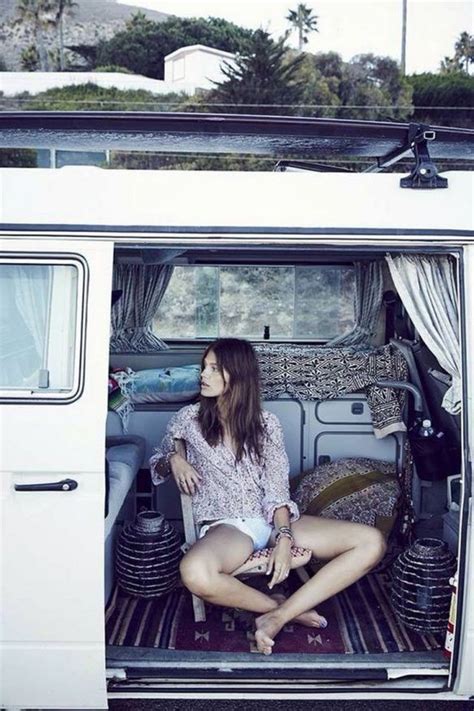 Camper van conversions that'll make happy with van girls 13 | Vans fille, Vie en van, Garage ...