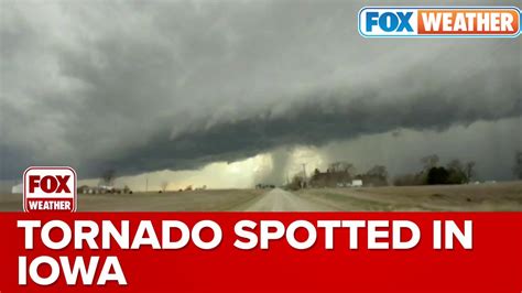 Confirmed Tornado Spotted In Mount Pleasant, Iowa - YouTube