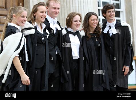 GRADUATION CEREMONY FOR STUDENTS AT CAMBRIDGE UNIVERSITY Stock Photo ...