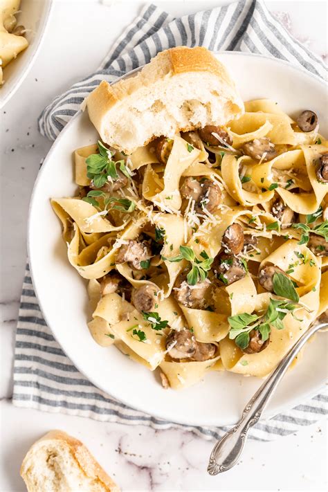 Vegan Creamy Garlic Mushroom Pasta | Jessica in the Kitchen