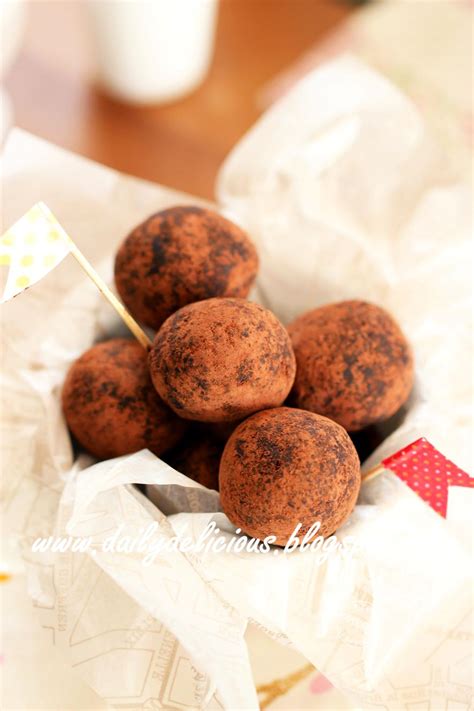 dailydelicious: Quick Fix Desserts: Easy Chocolate Truffles