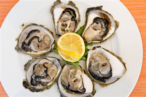 How to Dine Out Safely With a Shellfish Allergy