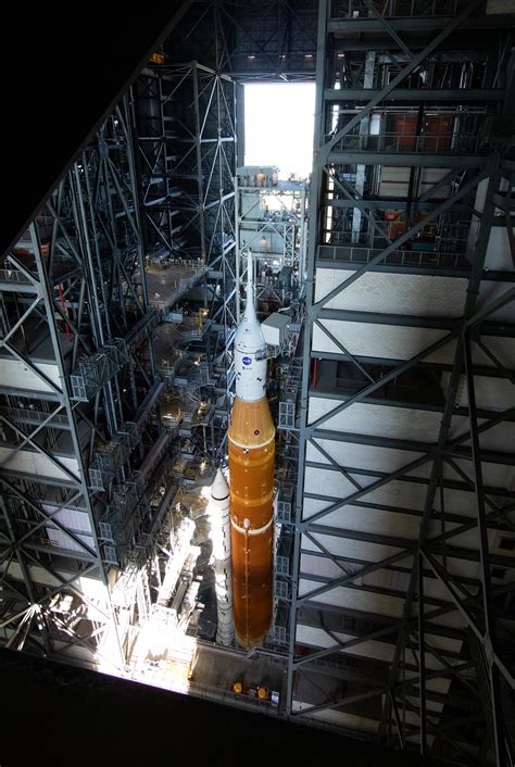 Photos: NASA rolls Artemis 1 moon mission to the launch pad for 1st ...