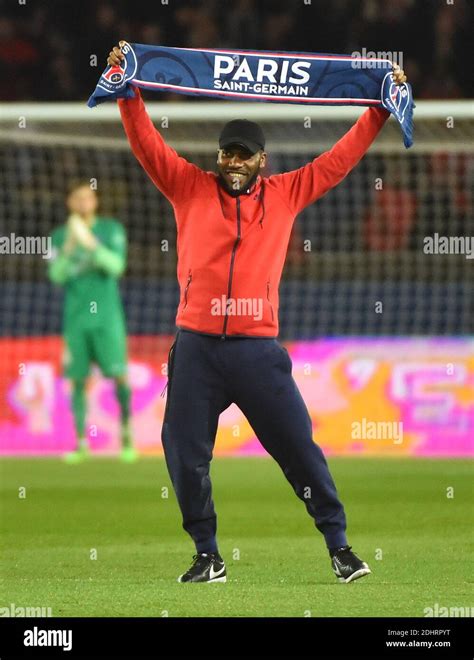 Jay jay okocha psg hi-res stock photography and images - Alamy