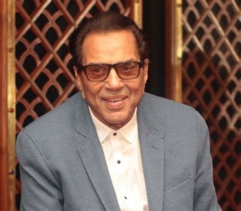 Dharmendra Wiki, Age, Wife, Children, Family, Biography - WikiBio