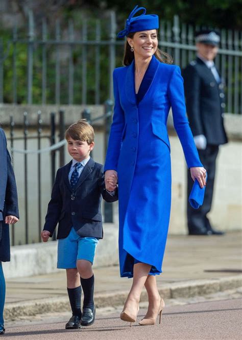 Prince William, Princess Kate and kids coordinate in royal blue for Easter celebration - ABC News