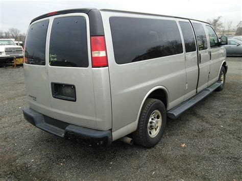 2009 Chevrolet Express 12 Passenger Van (Hartford, CT 06114) | Property Room