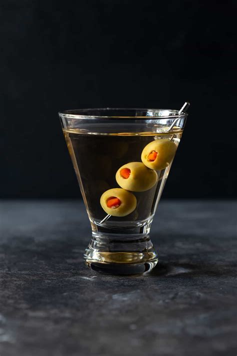 Gin Martini Recipe (Make classic cocktails at home!) - Garnish with Lemon