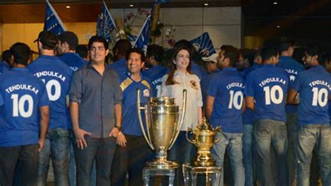 Sachin Tendulkar’s No 10 jersey retired by Mumbai Indians | Cricket Country