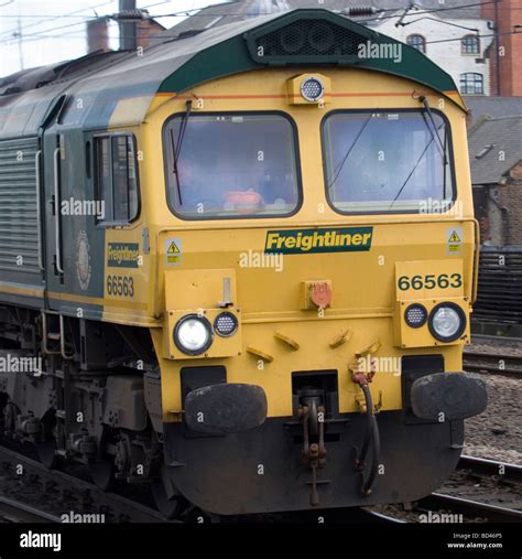 Class 66 diesel locomotives hi-res stock photography and images - Alamy