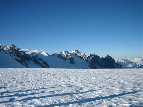 Mont Blanc glacier, France [2592 x 1944] : r/EarthPorn