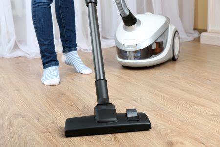 7 Best Laminate Floor Cleaner Solutions (2022 Reviews) - Oh So Spotless