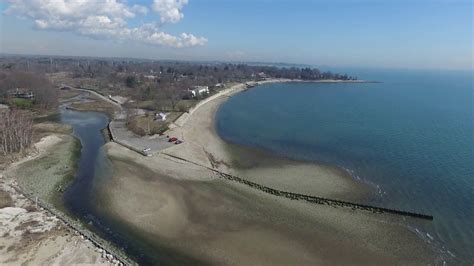 Sherwood Island State Park - Summer visitors congregate at this state ...