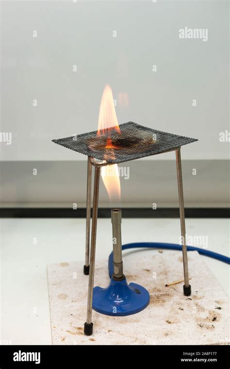 Bunsen burner school immagini e fotografie stock ad alta risoluzione - Alamy