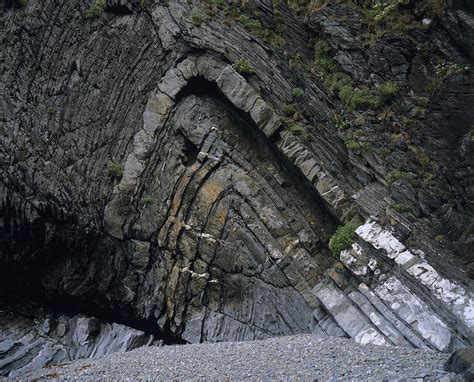 Anticlinal Folded Rock Strata Photograph by Sinclair Stammers