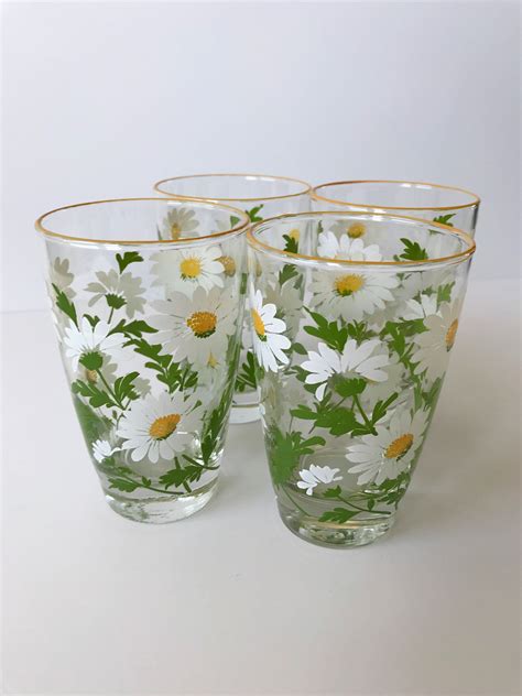 Vintage Floral Juice Glasses // Vintage Glassware // Daisy Drinking Cups | Vintage glassware ...