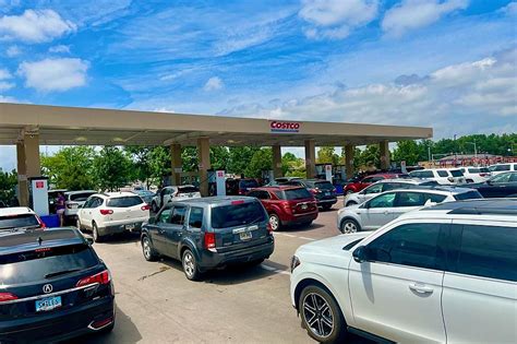 Sioux Falls Costco Drops Gas Price Under $4 Bucks Lines Go Nuts