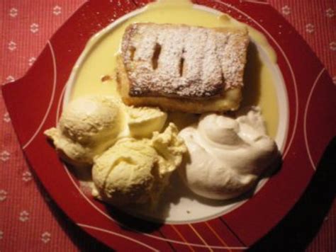 Apfelstrudel mit Vanillesoße - Rezept mit Bild - kochbar.de