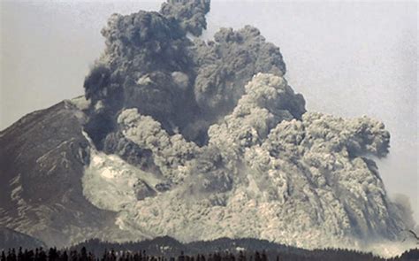 1980 Eruption of Mount St. Helens Volcano Happened 40-Years Ago Today, Here's Some Footage ...