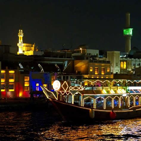 Luxury Dubai Tours | Dhow Dinner Cruise | Apple Vacations