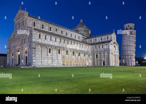 Leaning Tower of Pisa at night Stock Photo - Alamy