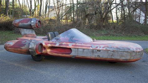 How One Man Built a Replica of Luke Skywalker’s X-34 Landspeeder