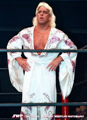 Arabian Facebuster: Yr Ric Flair Robe Foto of the Week