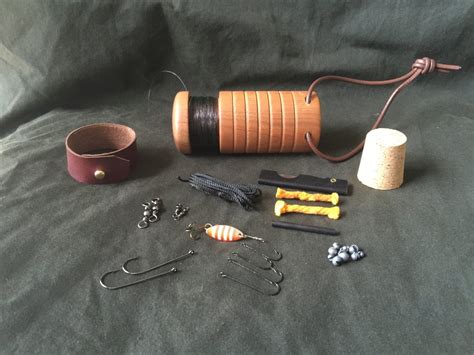 Bushcraft Survival pocket fishing kit Red Beech