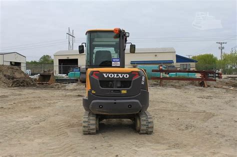 Compact Excavators - Construction equipment - Volvo CE Americas Used Equipment