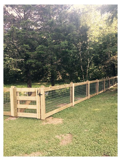 Beautiful farm fence done in Nashville {142518} #farm #yard #farmyard ...