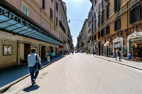 Via del Corso in Rome - Walk Rome's Premier Shopping and Historic ...