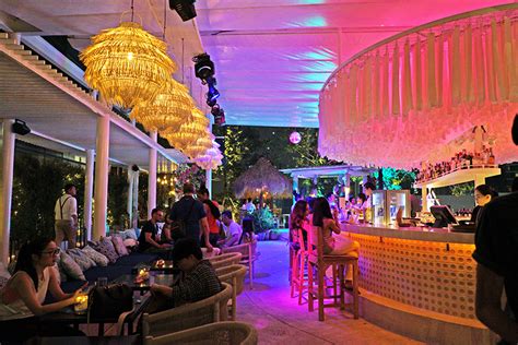 Escape Bangkok - A New Stunning Rooftop Bar at Level 5 of EmQuartier