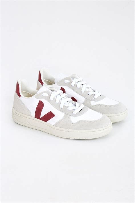 Veja V-10 | Round toe sneakers, Sneakers, Women shoes