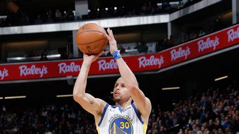 Stephen Curry makes 10 three-pointers as Golden State Warriors beat ...