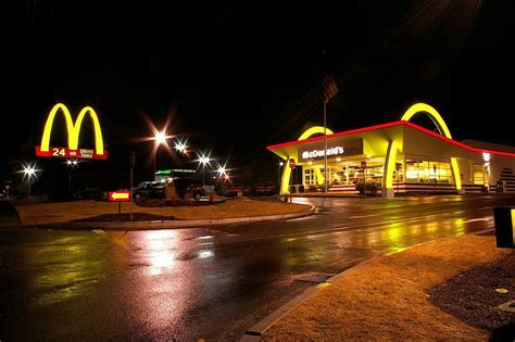 McDonald's at night. - PentaxForums.com