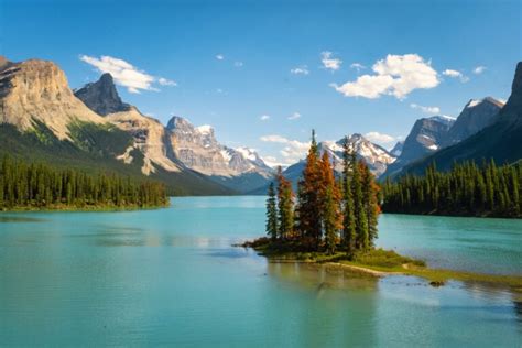 Maligne Lake and Spirit Island in Jasper • All You NEED to Know