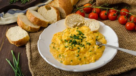 How French Scrambled Eggs Differ From Soft Scrambled