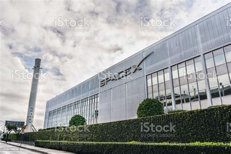 Spacex Headquarters Stock Photo - Download Image Now - SpaceX ...